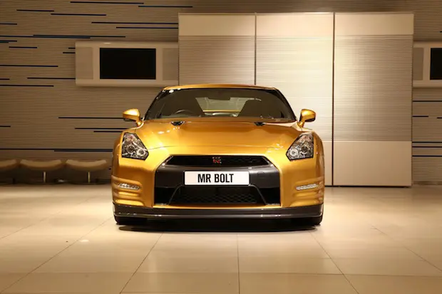 Der goldene GT-R soll zu Gunsten der Usain Bolt Foundation versteigert werden 97547 1 5