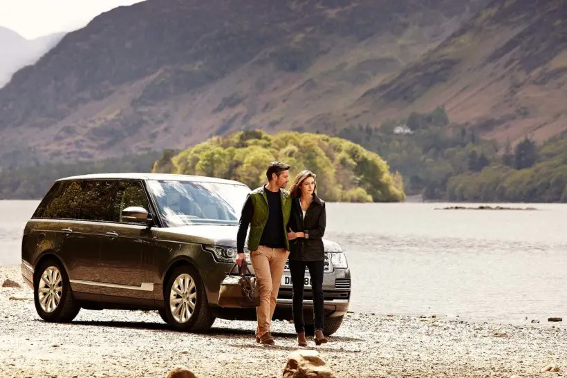 Land Rover und Barbour präsentieren im Frühjahr/Sommer 2015 zum zweiten Mal eine gemeinsame Modekollektion