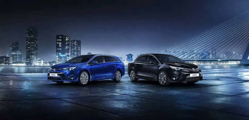 2015 Toyota Avensis - Fanaticar Magazin
