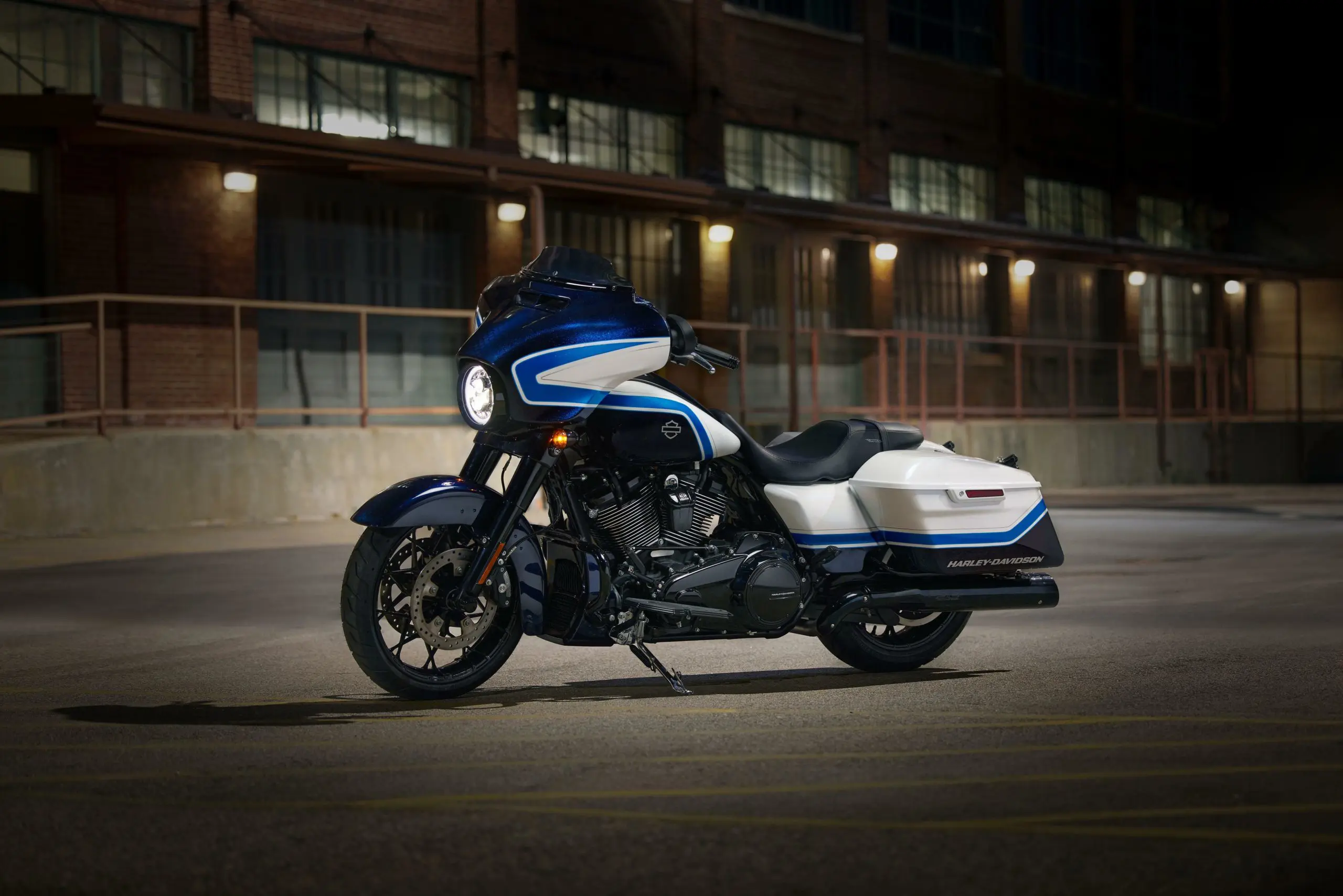 Harley-Davidson Street Glide Special Arctic Blast | Fanaticar Magazin