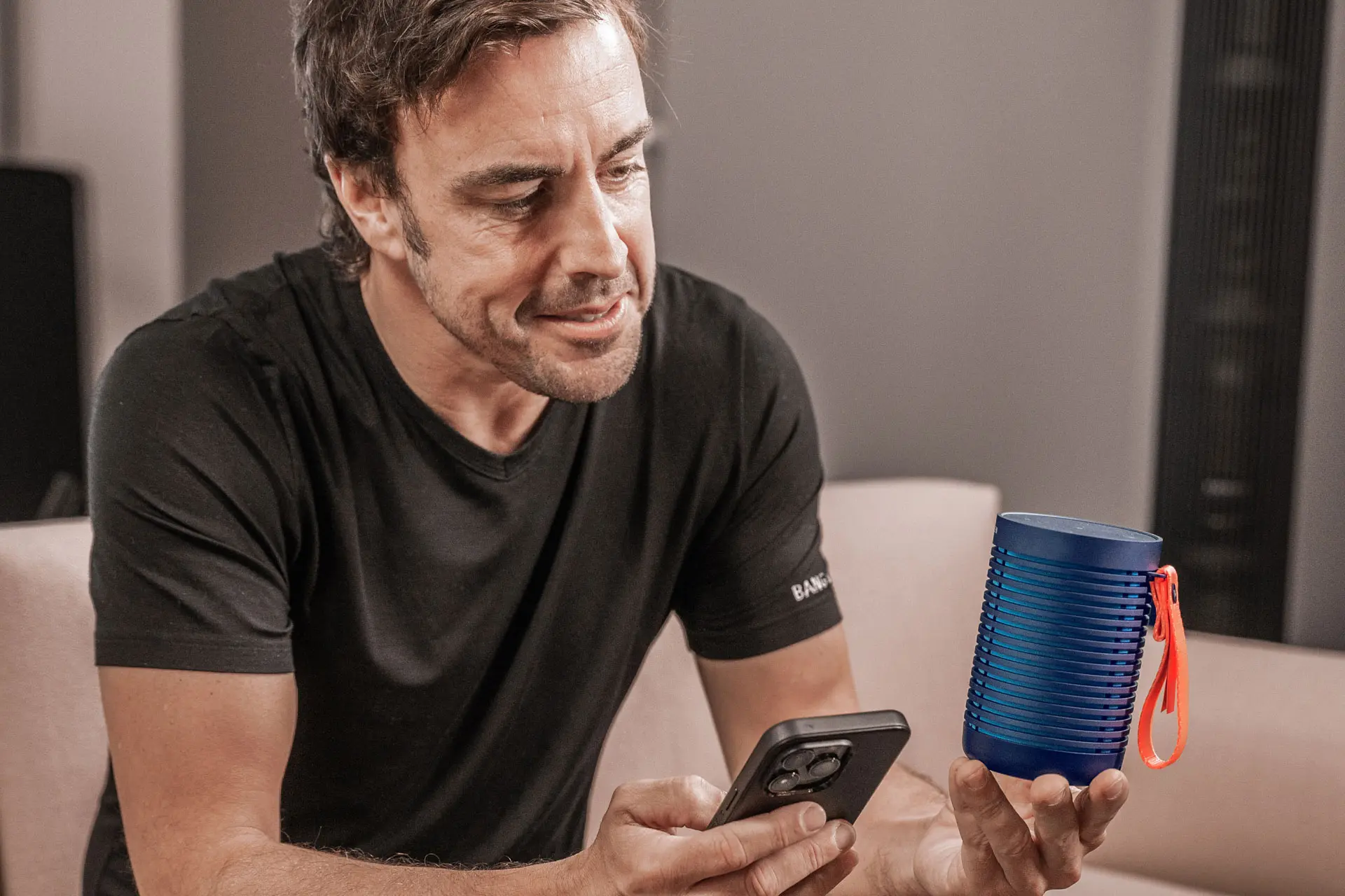 Fernando Alonso - Bang & Olufsen Beosound Explore | Fanaticar Magazin