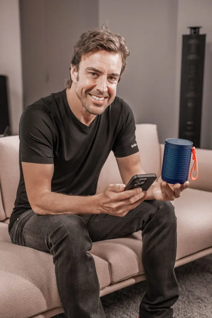 Fernando Alonso - Bang & Olufsen Beosound Explore | Fanaticar Magazin
