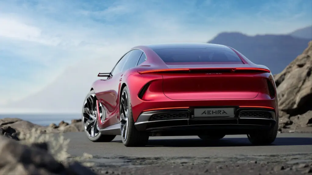 Aehra Sedan | Fanatiar Magazin