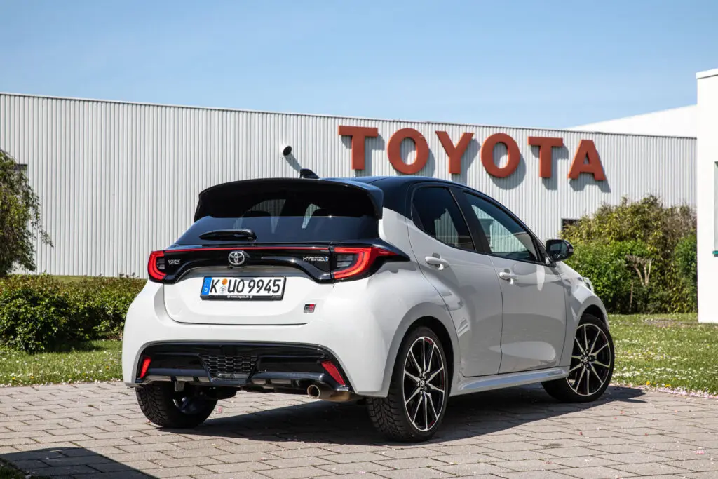 toyota gr yaris sport zubehoer fanaticar 112
