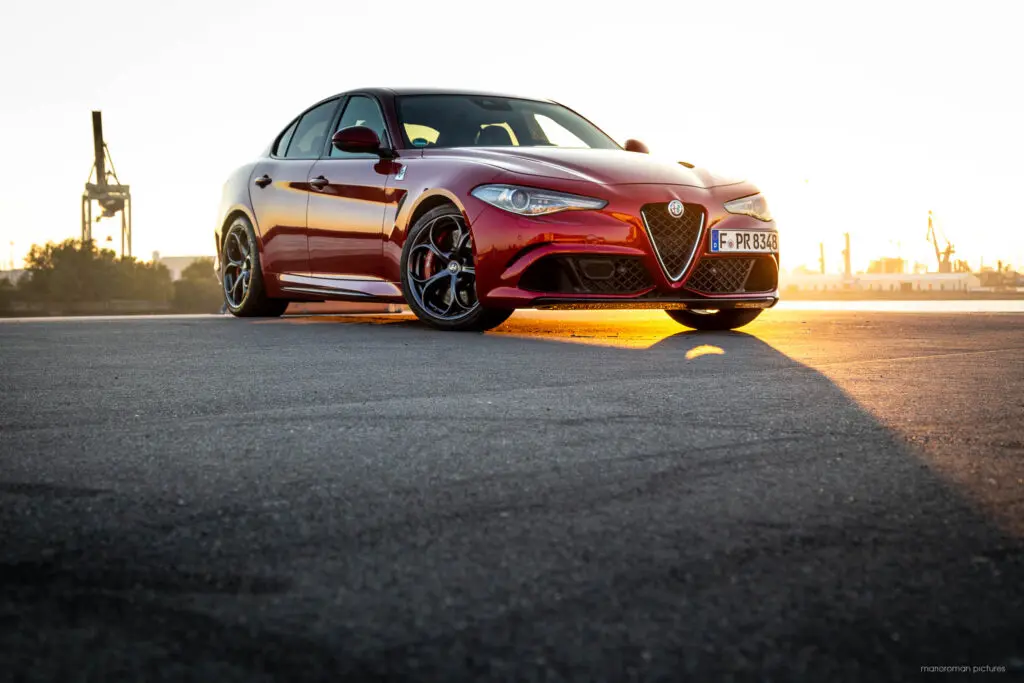 2018 Alfa Romeo Giulia Quadrifoglio Verde - Fanaticar Magazin / MarioRoman Pictures