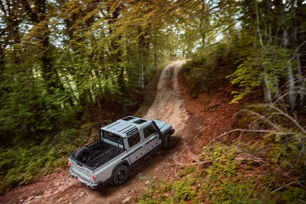 New Ineos Grenadier Quartermaster Pick-up | Fanaticar Magazin
