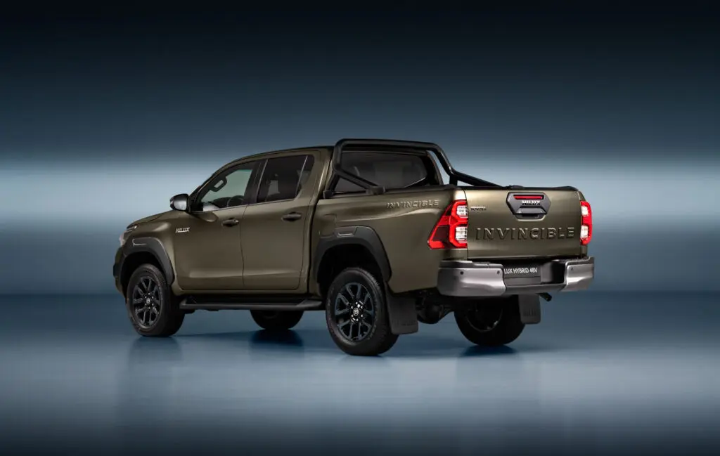 Toyota Hilux Hybrid 48V | Fanaticar Magazin