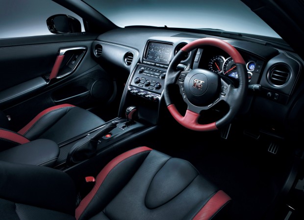 2013 Nissan GT-R - Fanaticar Magazin