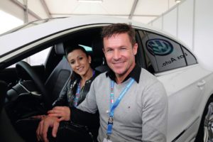 Felix Baumgartner mit seinem neuen Volkswagen CC R-Line . Fanaticar Magazin