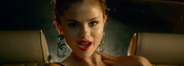 Selena Gomez in "Slow it down" - Fanaticar