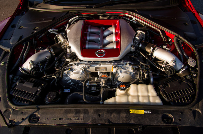 2014 Nissan GT-R & Nissan Nismo GT-R  - Fanaticar Magazin
