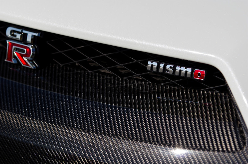 2014 Nissan GT-R & Nissan Nismo GT-R  - Fanaticar Magazin
