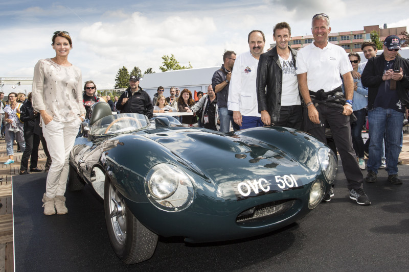 Prominenz mit Jaguar auf dem Nürburgring