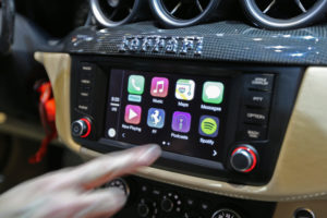 2014 Ferrari FF Apple CarPlay - Fanaticar Magazin