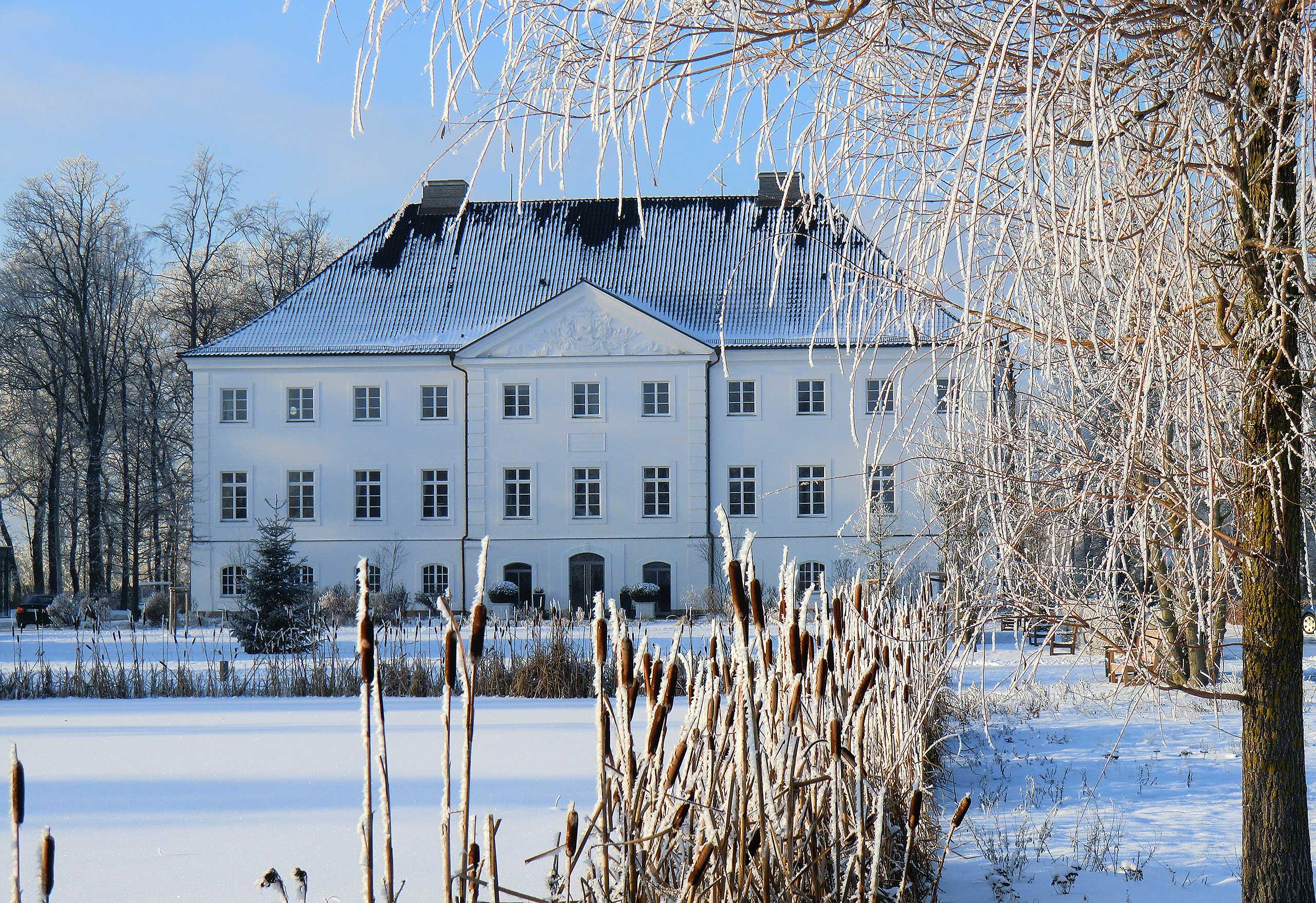 Romantische Weihnachten Im Schlosshotel Gross Schwansee Fanaticar Magazin