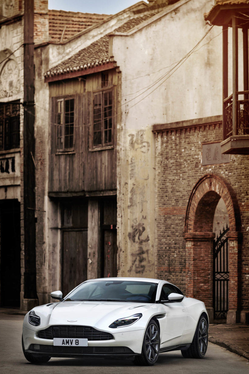 Aston Martin D11 V8 