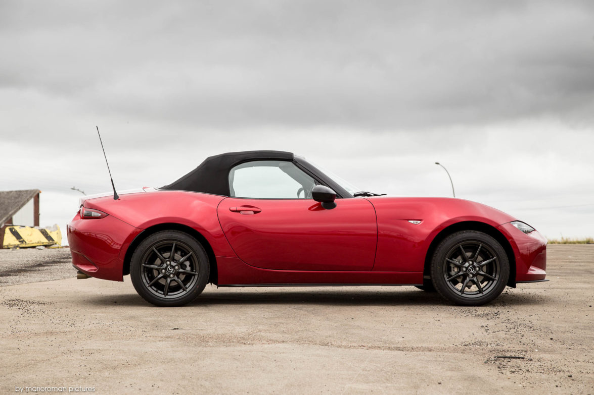 2017 Mazda MX-5 / Miata 