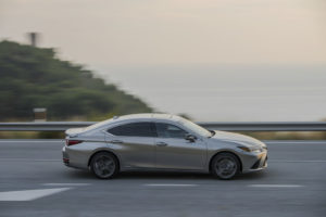 2019 Lexus ES - Fanaticar Magazin