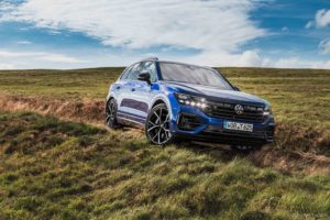 2020 Volkswagen Touareg R | Fanaticar Magazin / MarioRoman Pictures