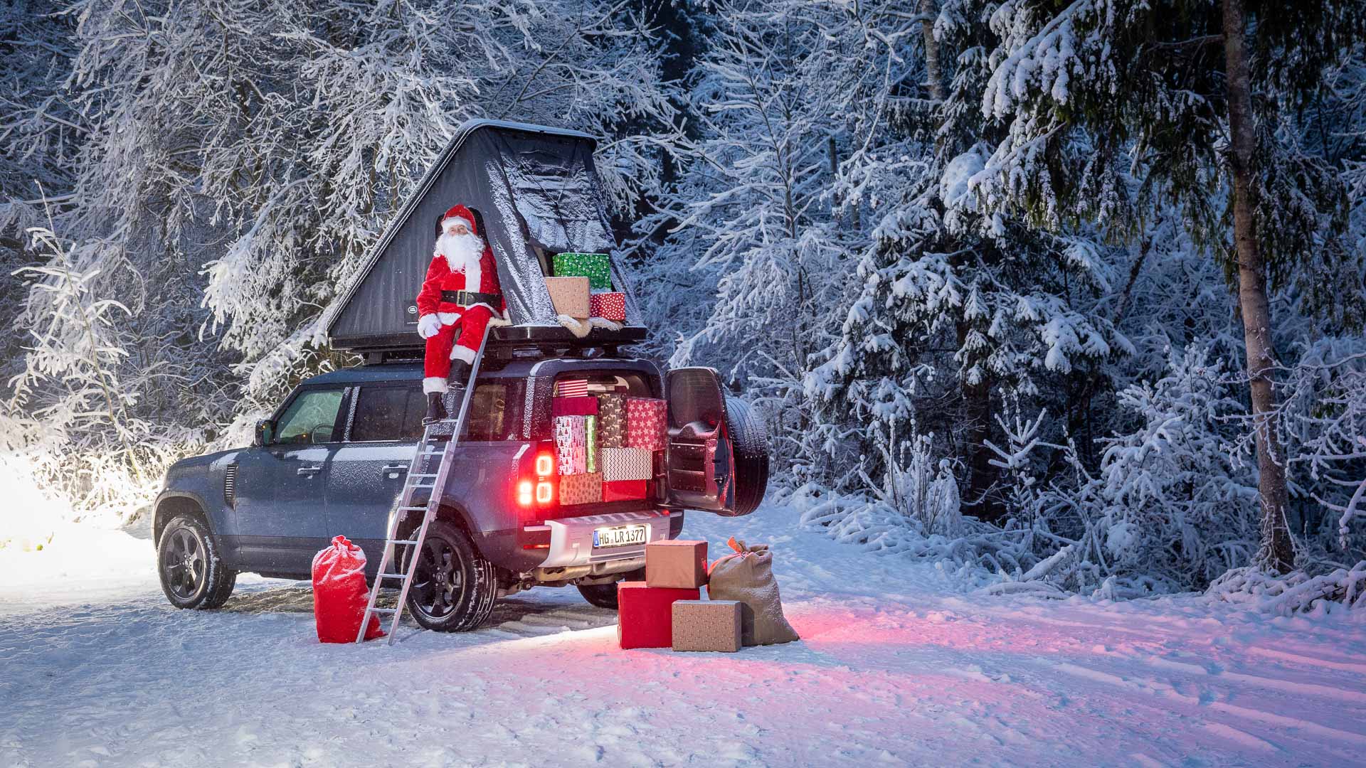 Weihnachtsmann - Land Rover Defender 110 | Fanaticar Magazin