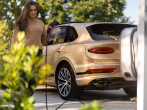 2021 New Bentley Bentayga Hybrid | Fanaticar Magazin