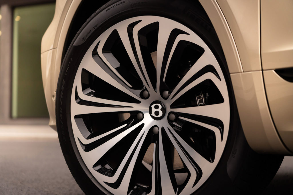 2021 New Bentley Bentayga Hybrid | Fanaticar Magazin