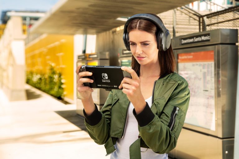 2021 Razer Barracuda X | Fanaticar Magazin