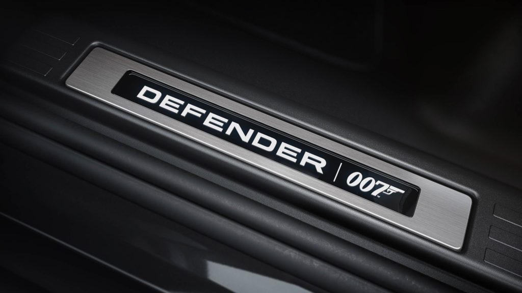 2022 Land Rover Defender Bond Edition | Fanaticar Magazin