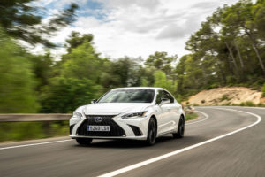 2022 Lexus ES 300h F-Sport | Fanaticar Magazin
