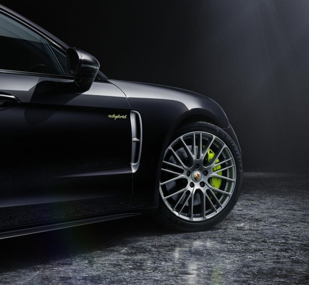 2021 Porsche Panamera 4 E-Hybrid Platinum Edition | Fanaticar Magazin