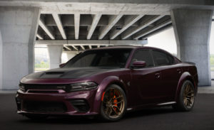2022 Dodge Charger (left) and Challenger SRT Hellcat Redeye Widebody Jailbreak | Fanaticar Magazin