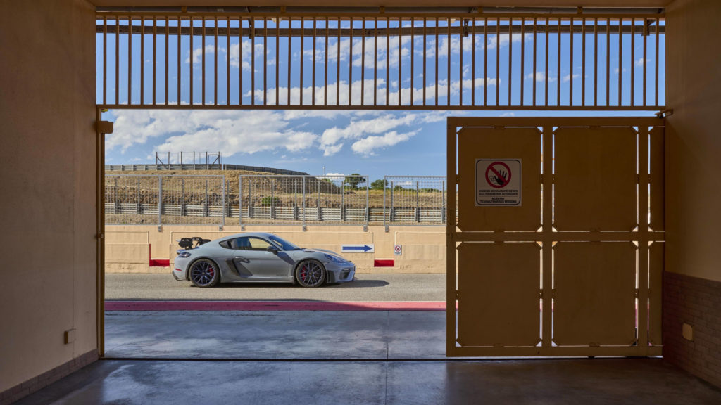 2021 Porsche 718 Cayman GT4 RS | Fanaticar Magazin