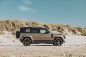 2021 Land Rover Defender D300 (2021) | Fanaticar Magazin / MarioRoman Pictures