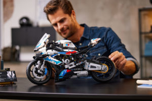 2022 Lego Technic BMW M 1000 RR | Fanaticar Magazin