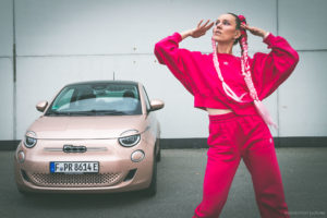 Fiat 500 e -Nastya Rollerskates | MarioRoman Pictures