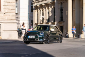 2022 MIni Cooper SE Resolute Edition | Fanaticar Magazin