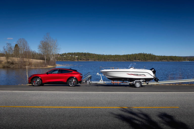 2022 Ford Mustang Mach-E OTA Update | Fanaticar Magazin