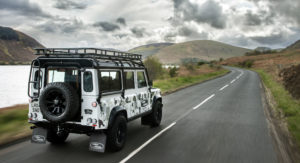 2022 Land Rover Classic Defender Works V8 Trophy II | Fanaticar Magazin