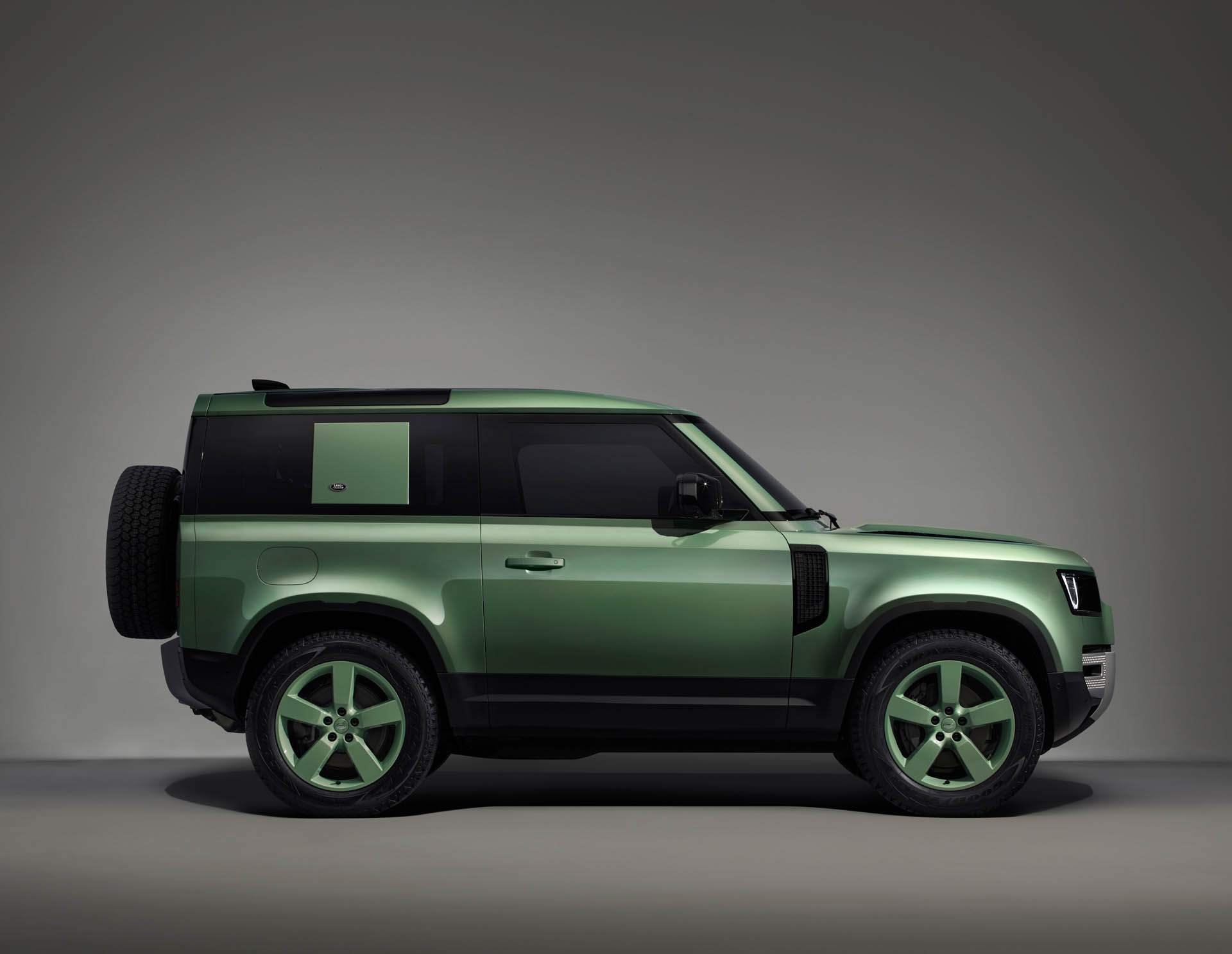 2022 Land Rover Defender 75th Limited Edition | Fanaticar Magazi