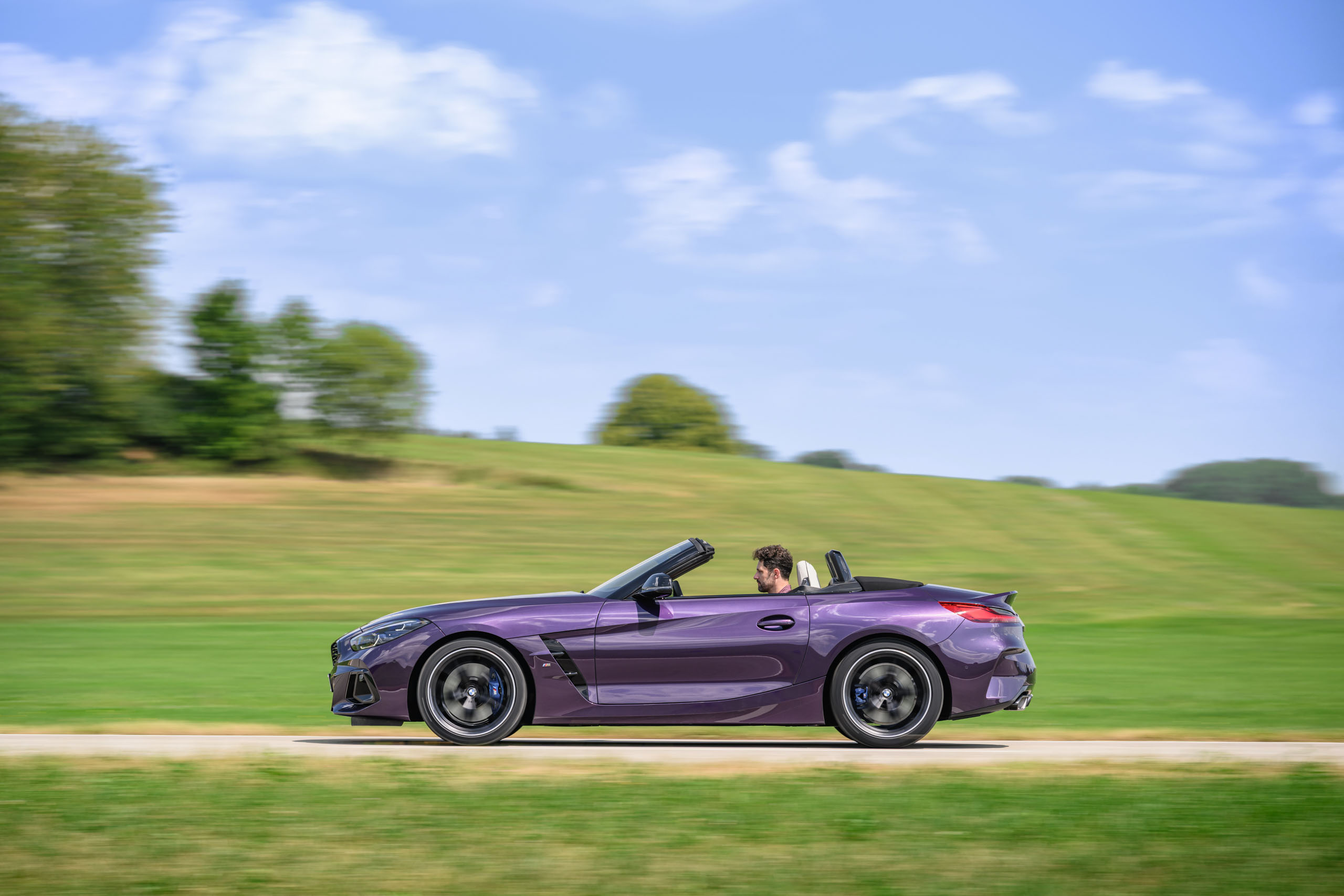 2022 New BMW Z4 M240i - Purple / Lila | Fanaticar Magazin