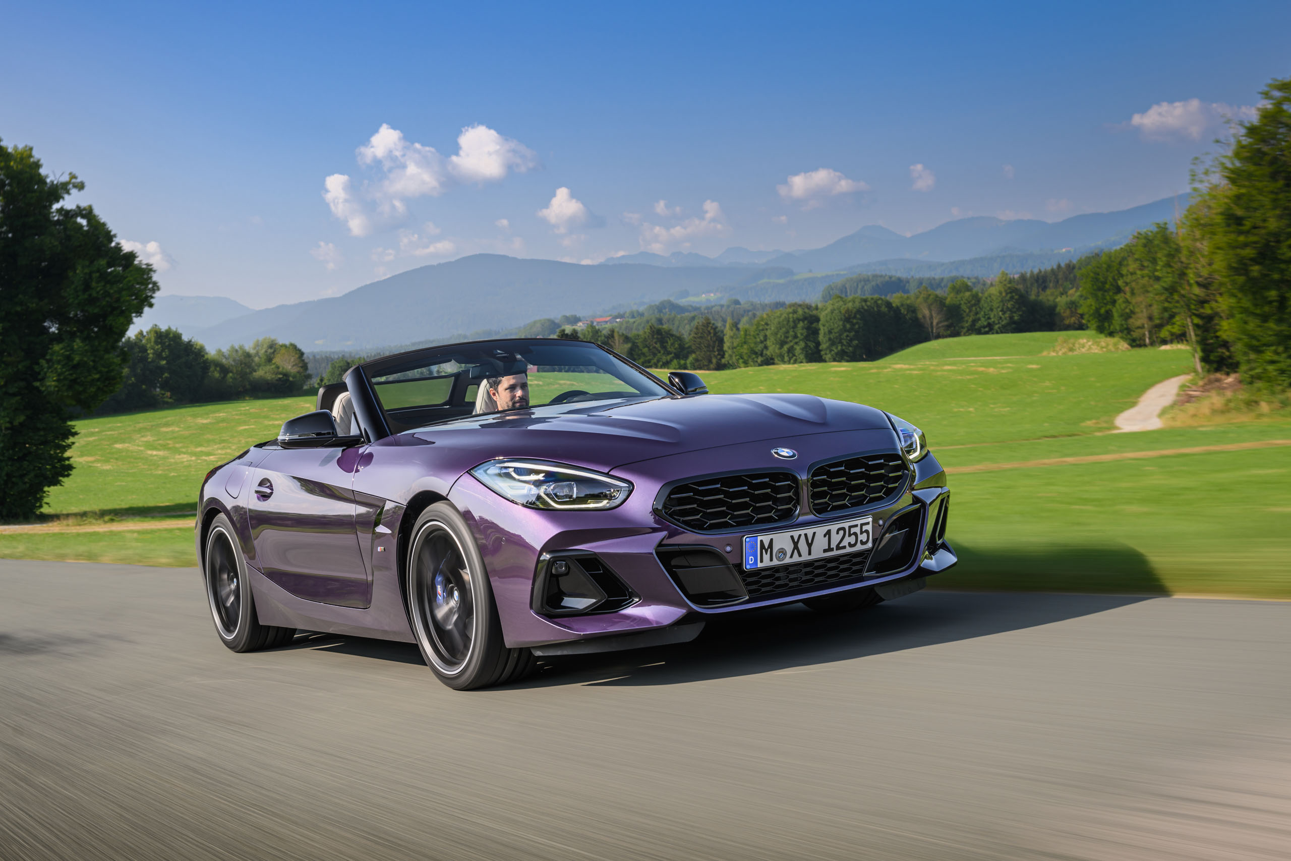 2022 New BMW Z4 M240i - Purple / Lila | Fanaticar Magazin