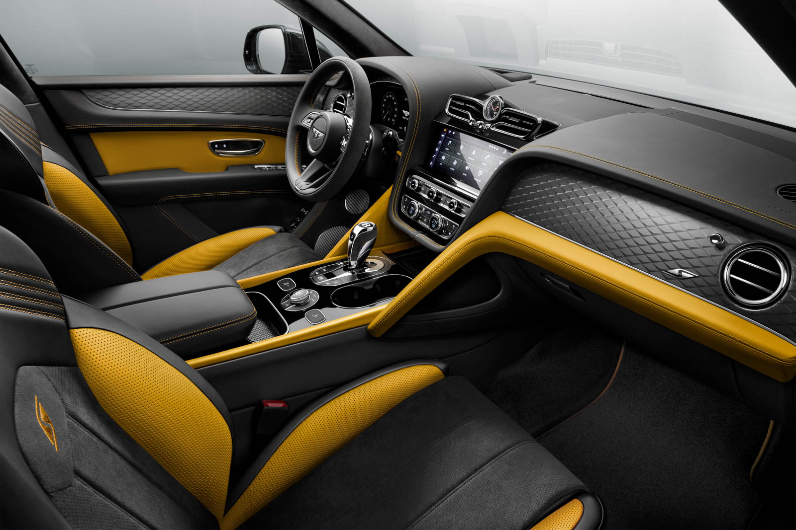 2023 Bentley Bentayga Azure Speed - yellow / Fanaticar Magazin