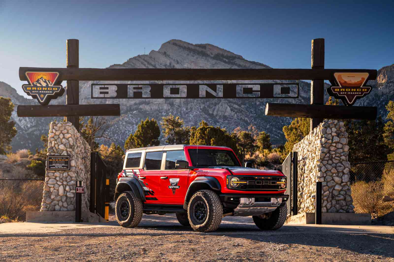 Ford Bronco Raptor Off-Roadeo | Fanaticar Magazin