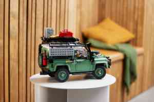 Land Rover Lego Defender 90 Icon Classics | Fanaticar Magazin