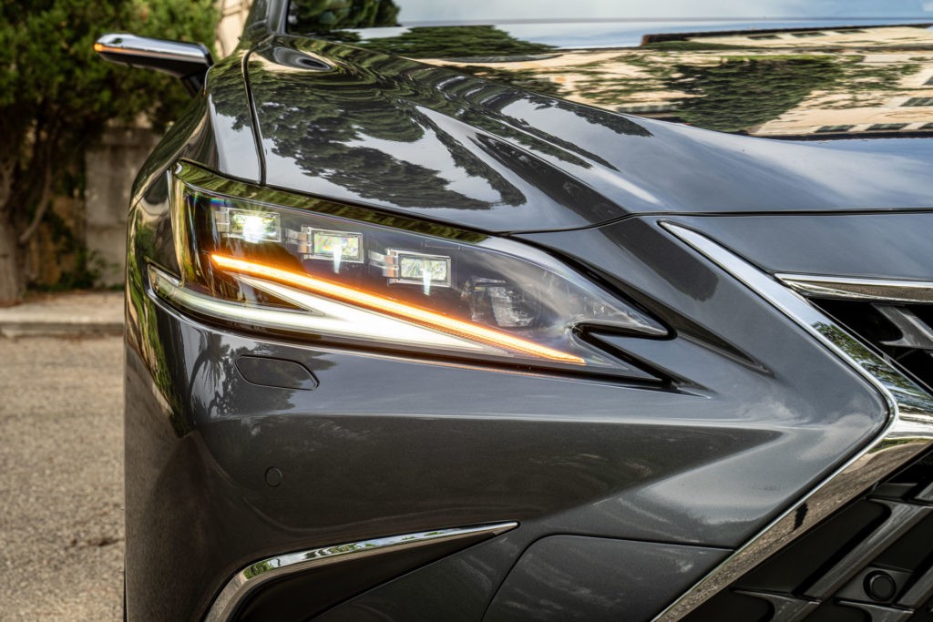 2023 Lexus ES 300h - Fanaticar Magazin