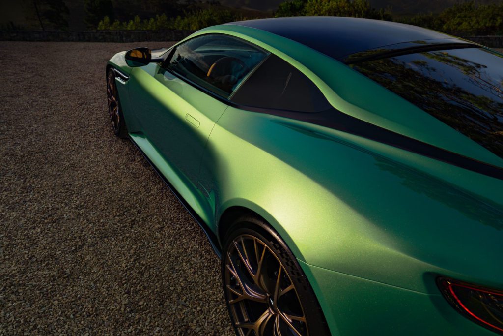 New Aston Martin DB12 | Fanaticar Magazin