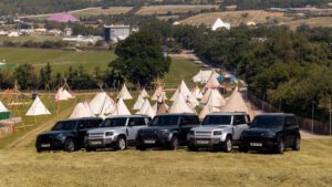 Defender 110 PHEV - Glastonbury Festival 2023 | Fanaticar Magazin