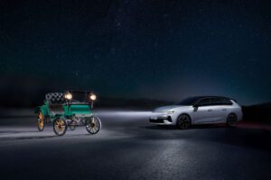 Opel Patentmotorwagen System Lutzmann / Opel Astra Sports Tourer