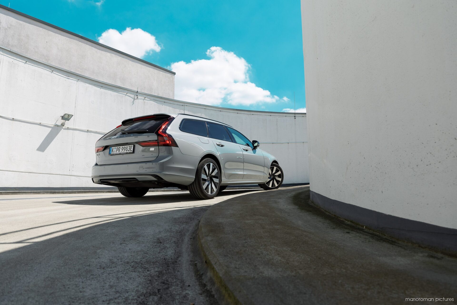 2024 Volvo V90 Recharge T8 AWD | MarioRoman Pictures / Fanaticar Magazin