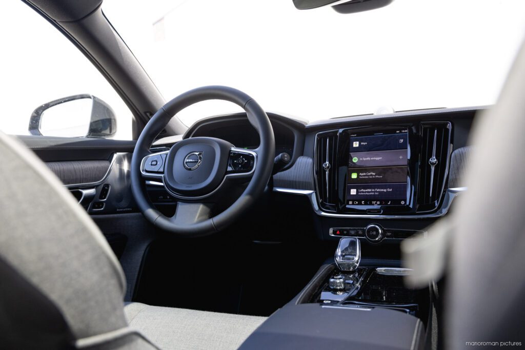 2024 Volvo V90 Recharge T8 AWD | MarioRoman Pictures / Fanaticar Magazin